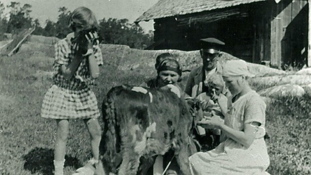 Historisk bild från gården vid Björnö.