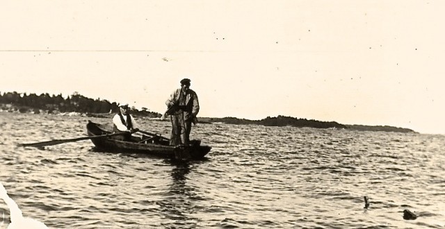 Historisk bild på fiske vid Björnö.